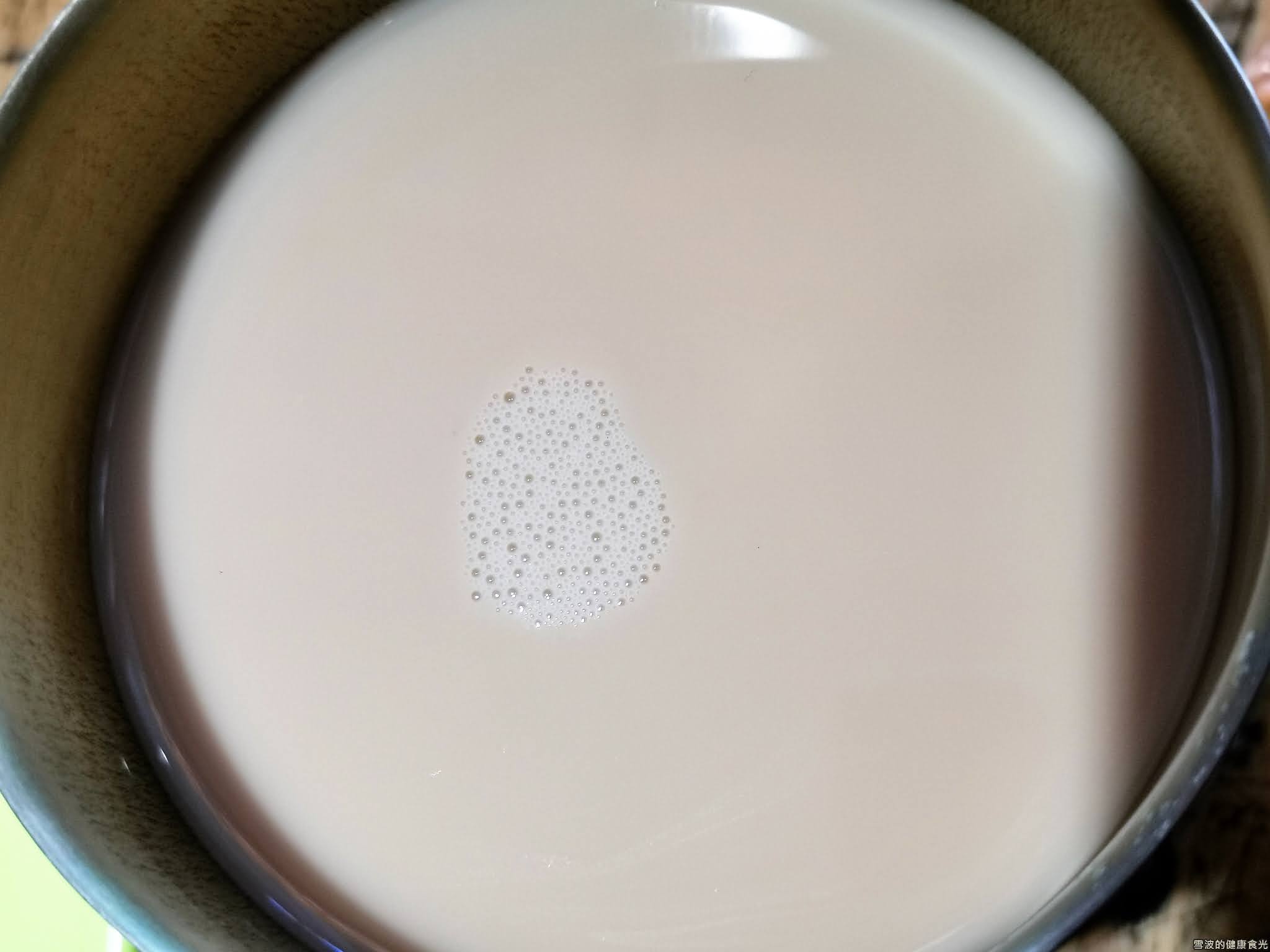 黑溜溜鮮奶茶