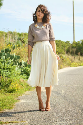 Street style | Beige sweater, cream pleated midi skirt, heels ...