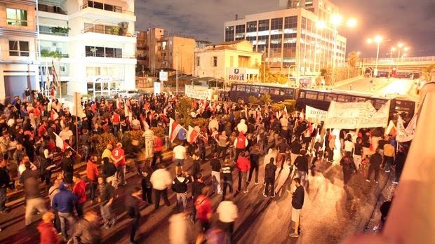 Ούτε... 400 λέει η αστυνομία! (vid)