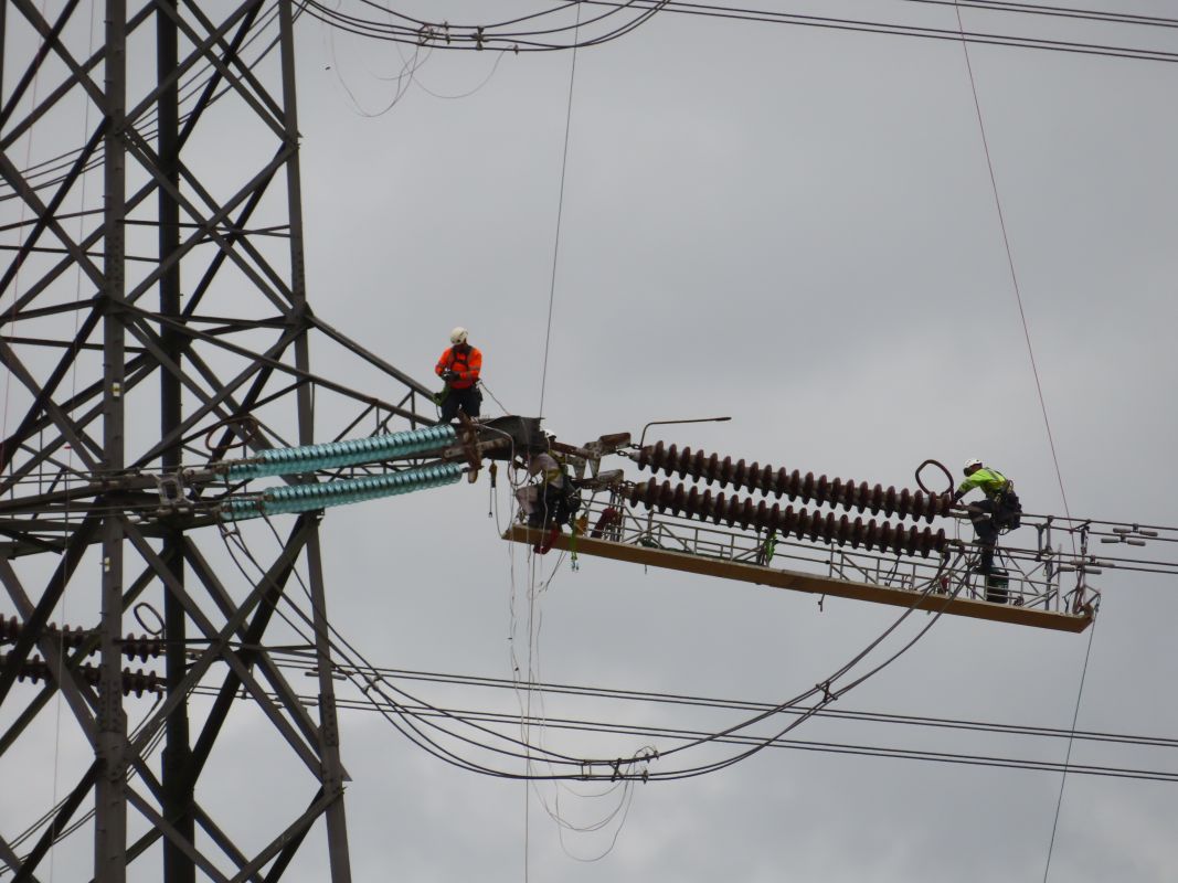 Spud's Daily Photo Pylon Work