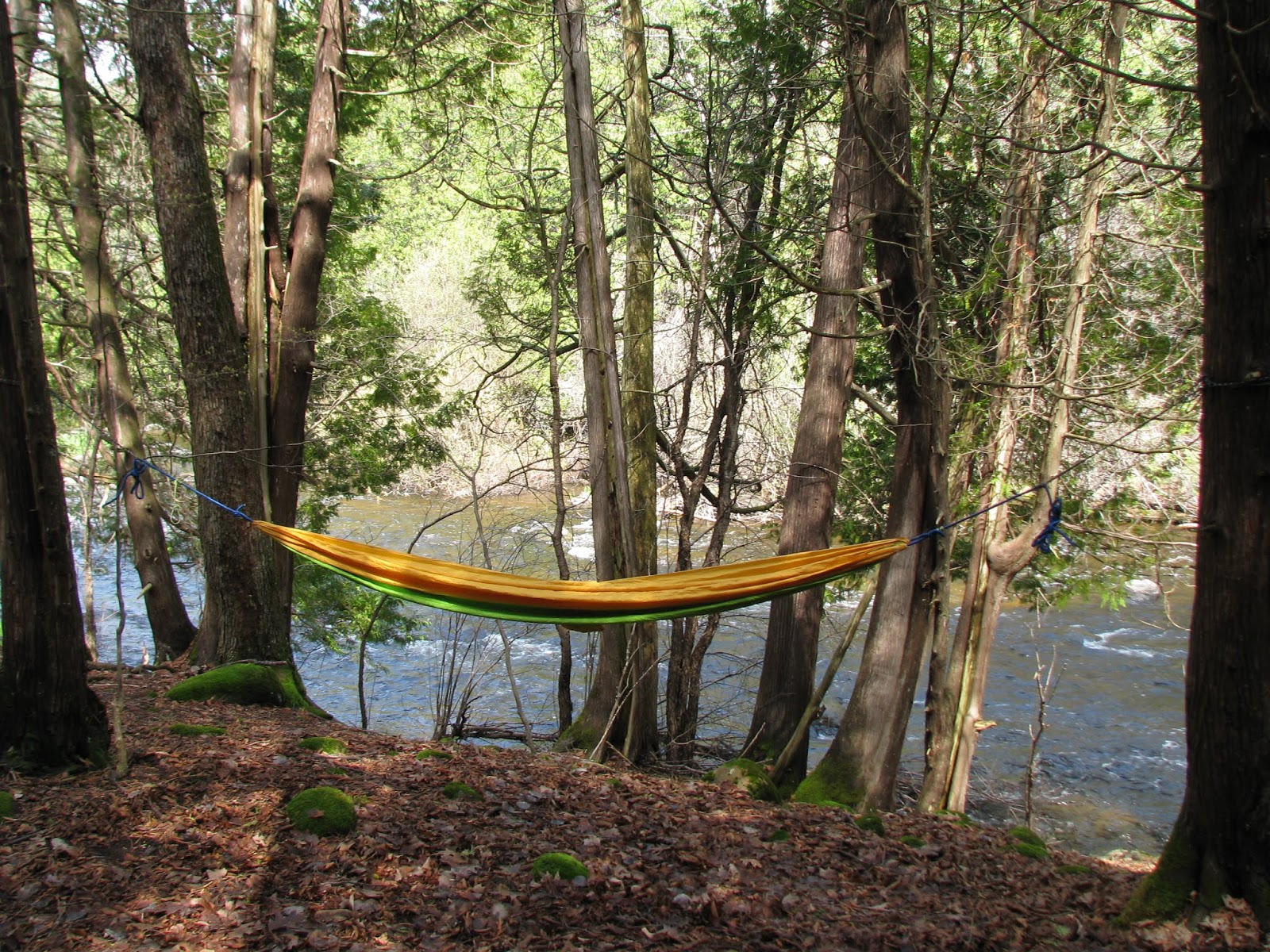Part Time Tramp How to use wool blankets with a hammock.