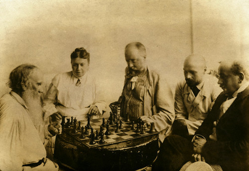 Tolstoy+playing+chess1