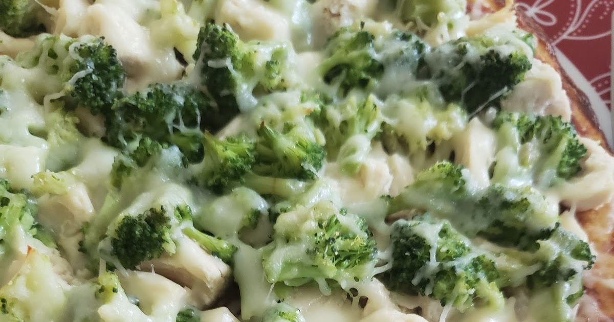 The Better Baker BBQ Chicken Pizza with Cauliflower Crust (Lean & Green)