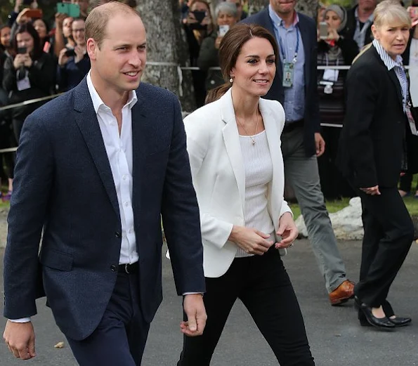 Kate Middleton wore ZARA jacket and jeans and H&M top and new shoes J. Crew avery heels