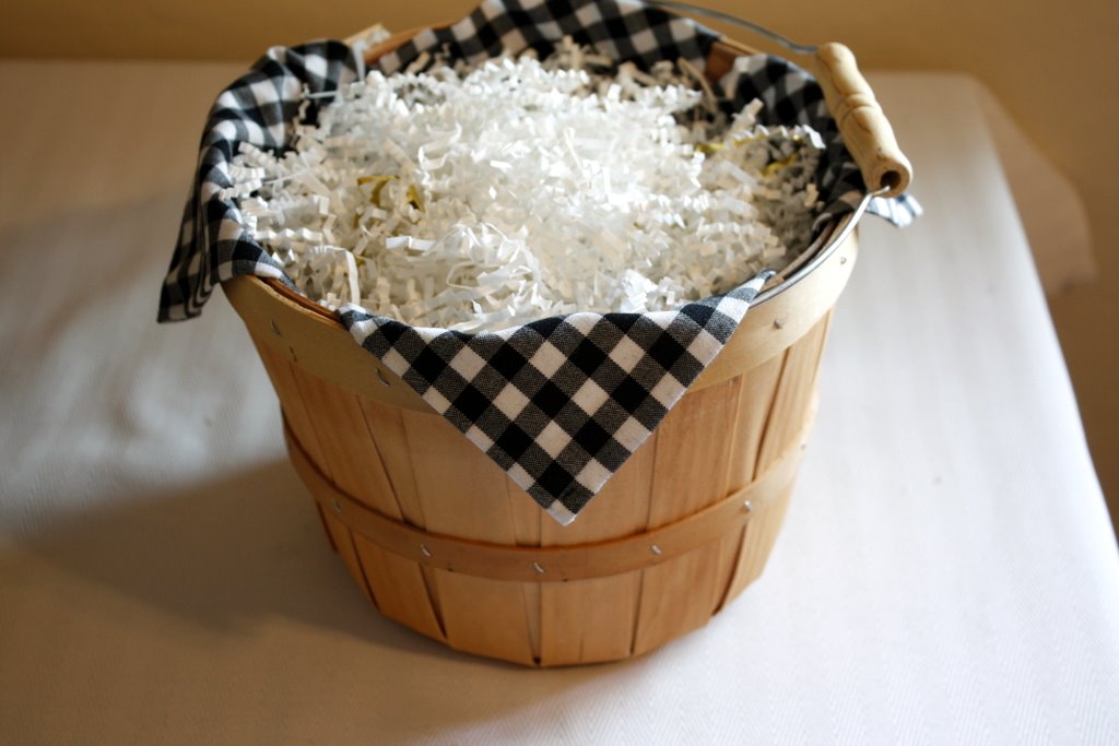 iDo-It-Myself: Apple Bushel Centerpieces