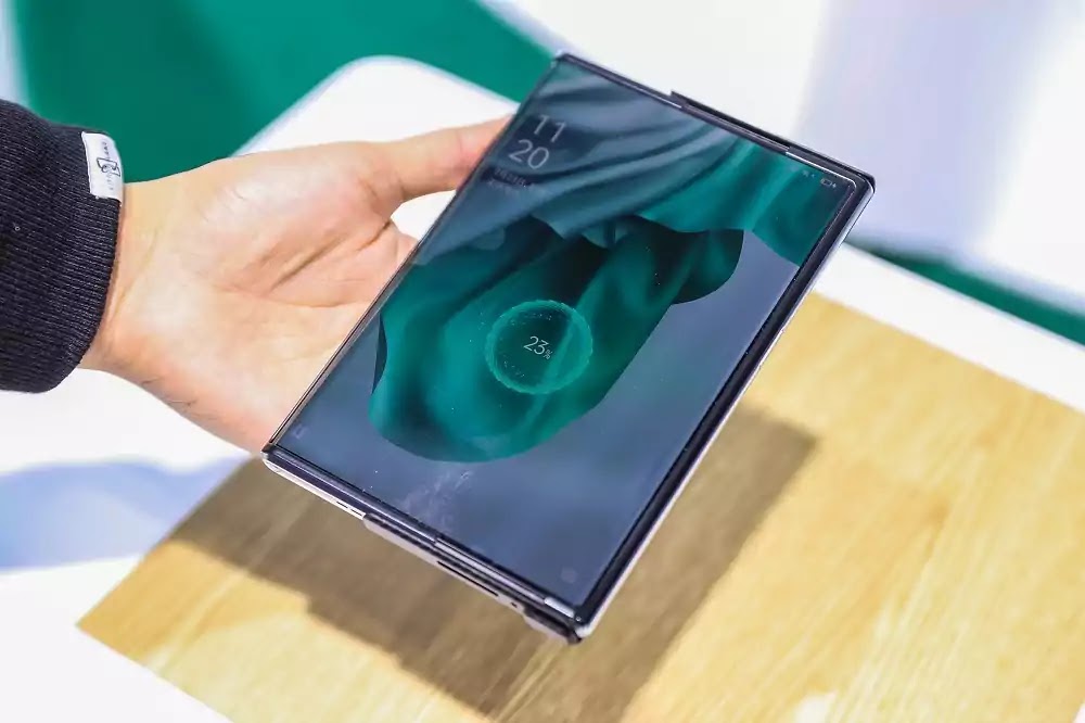 Wireless Air Charging - OPPO MWCS 2021 Wireless Air Charging - OPPO MWCS 2021