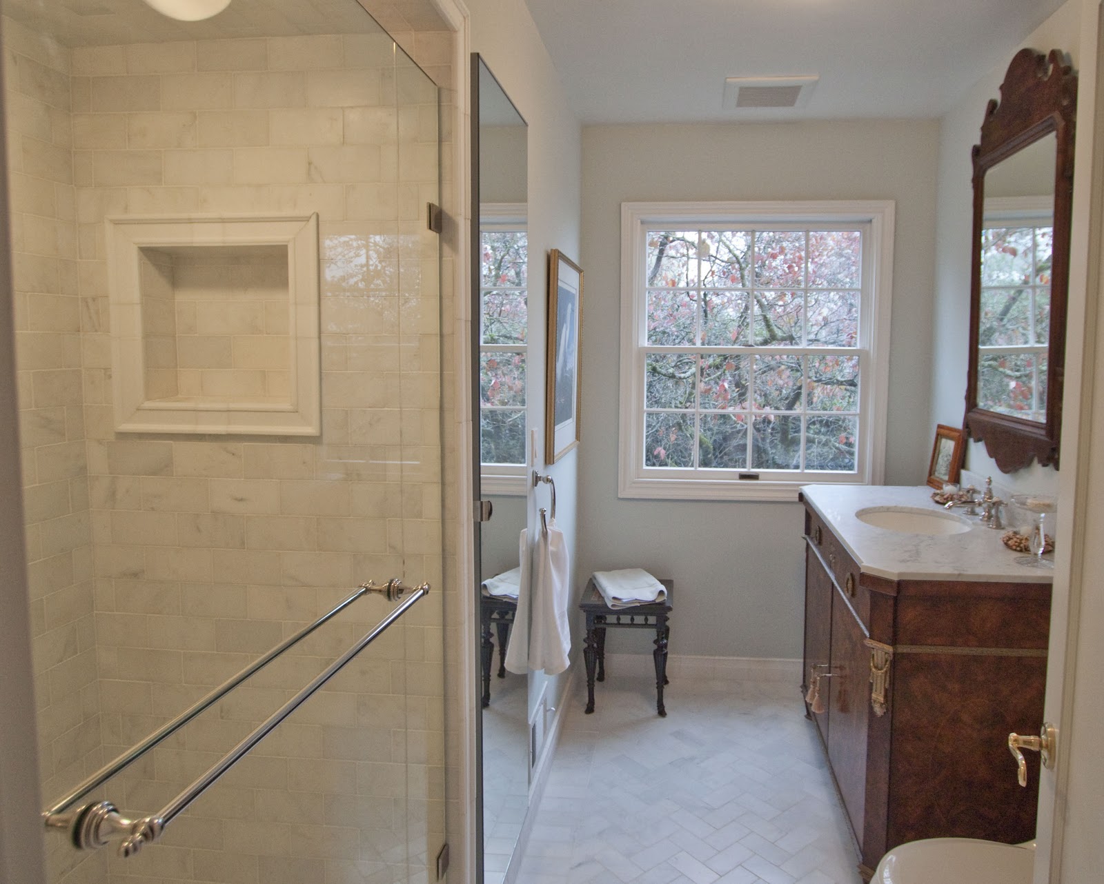 Antique Style: Bathroom Inspiration