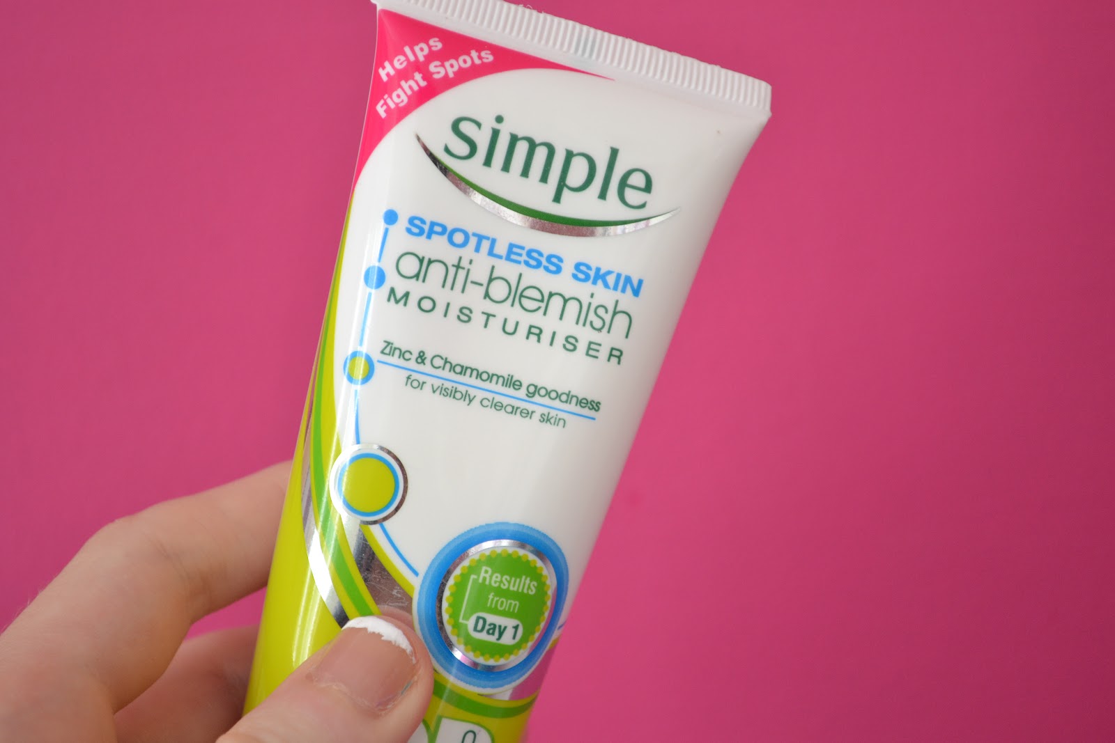 simple blemish moisturiser