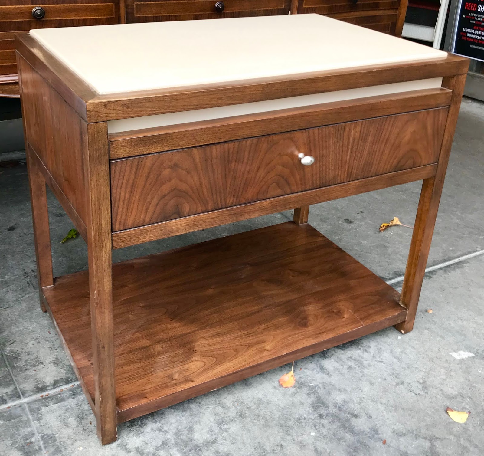 UHURU FURNITURE & COLLECTIBLES SOLD 24123 Modern 27” x 32” Tall End