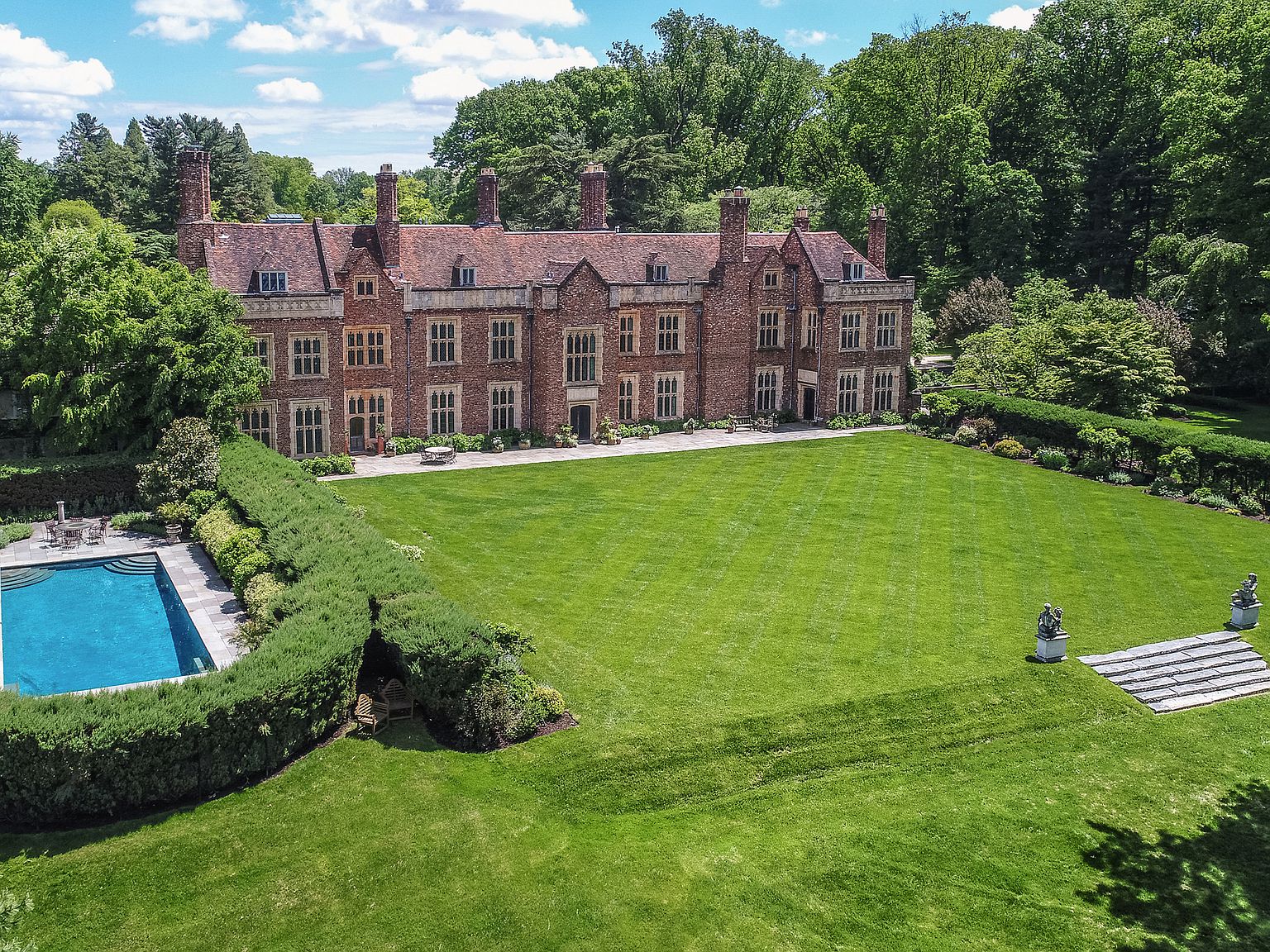 Ливингстон мэнор поместье. Поместье дата. Манор хаус англия. Поместье букшоу англия. Мэнор хаус поместье.