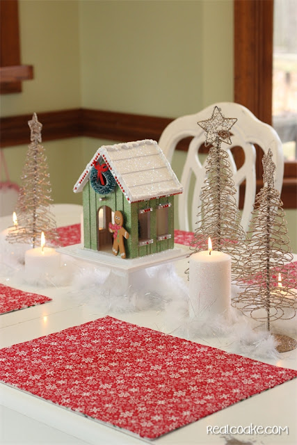 Pretty Christmas decorating ideas for Christmas table decorations from #RealCoake #Christmas #Decorating #Table #Centerpiece