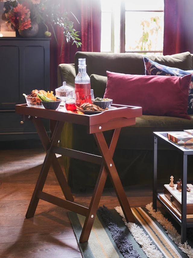 CUT and DRY Cozy Tray Table