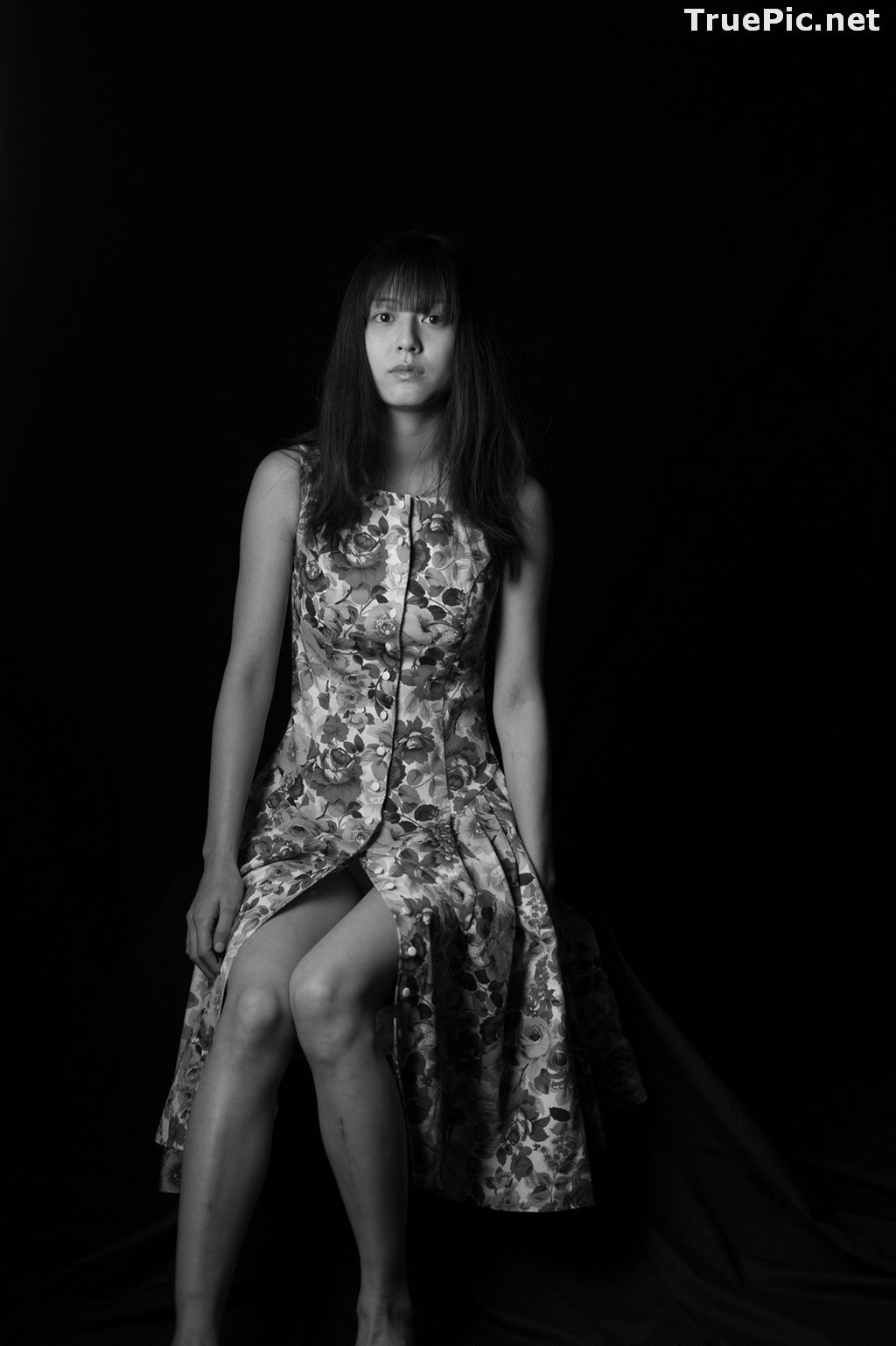 Image Japanese Model and Actress - Yumi Sugimoto - Yumi Mono Chrome - TruePic.net - Picture-2
