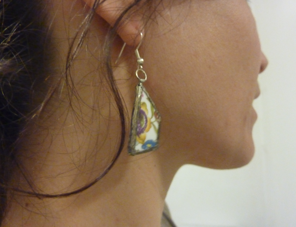 Jovial Spondoodles Smashed plate Earrings! Jewellery from broken china