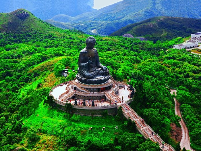 Melihat Kemegahan Patung Buddha Terbesar di Hongkong Melihat Kemegahan Patung Buddha Terbesar di Hongkong
