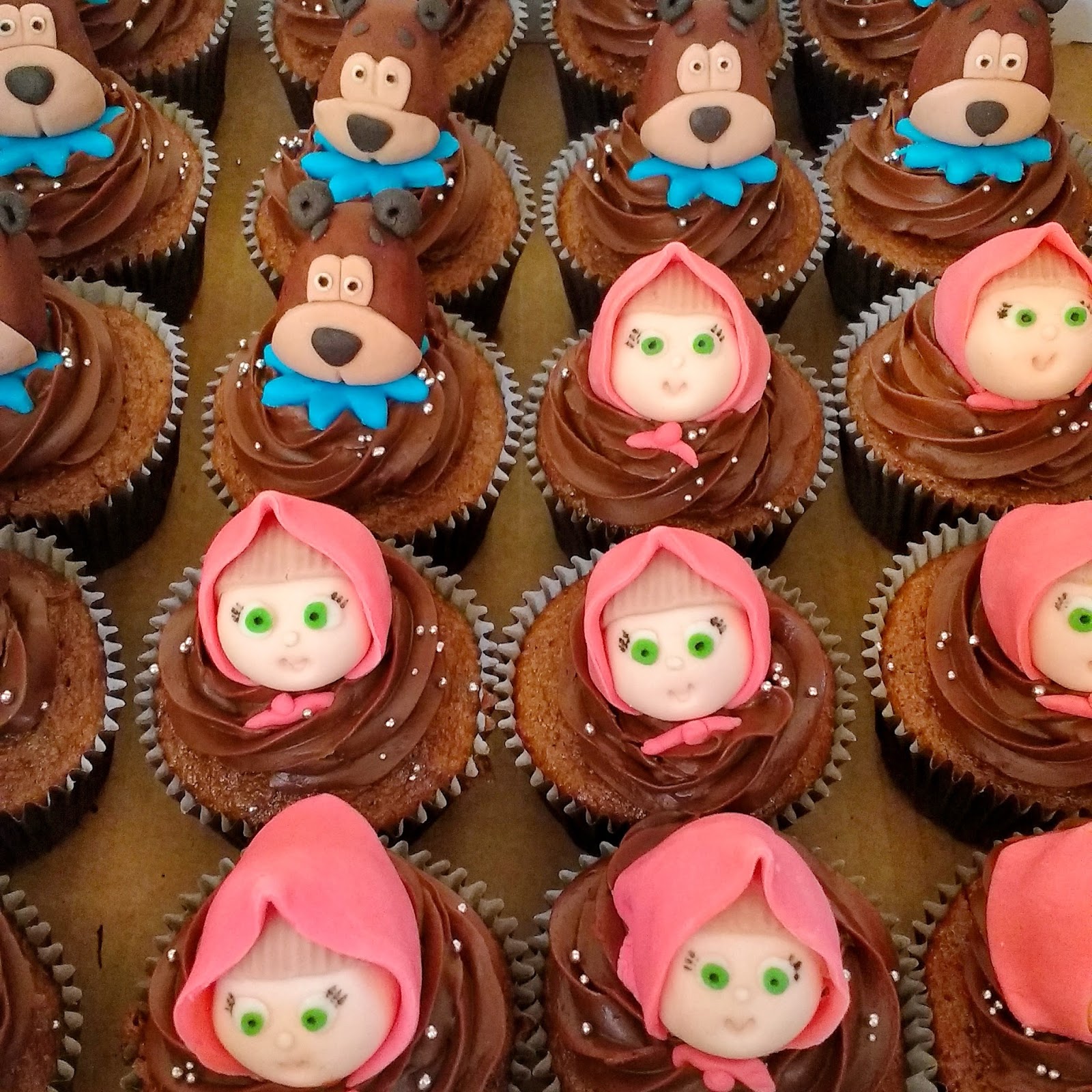 Featured image of post Cupcake Masha Eo Urso Baby cakes cupcake cakes beautiful cakes amazing cakes masha cake marsha and the bear cupcakes decorados torte cake bear party