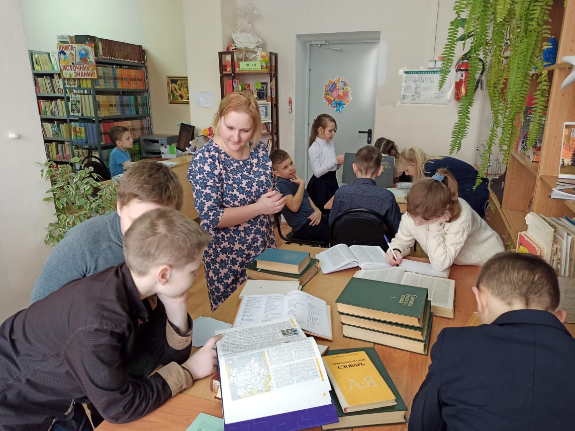 модульная библиотекатула. международный день школьных библиотек 2022. библиотекарь в школе. блог библиотекаря. мбоу "центр образования № 83.