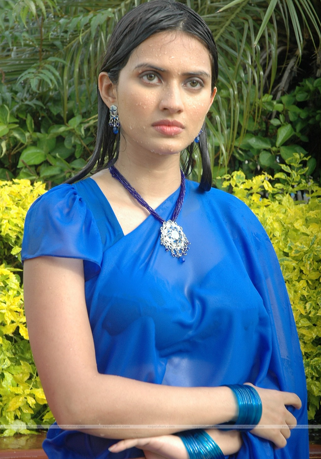 Gowri Pandit in Sexy Wet Saree Cine Actress.