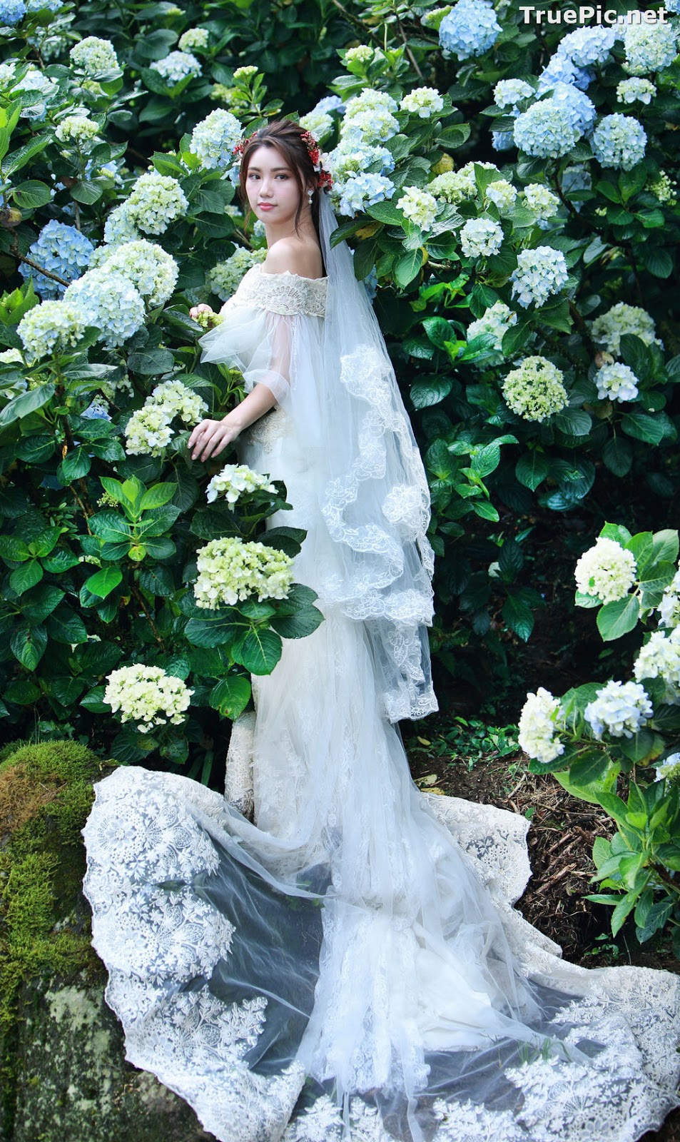Image Taiwanese Model - 張倫甄 - Beautiful Bride and Hydrangea Flowers - TruePic.net - Picture-56