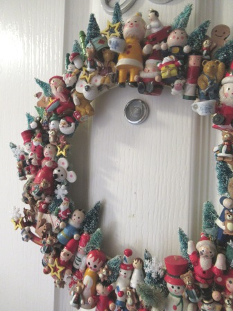 It's All Fiddle Fart: Wooden Toy Christmas Wreath