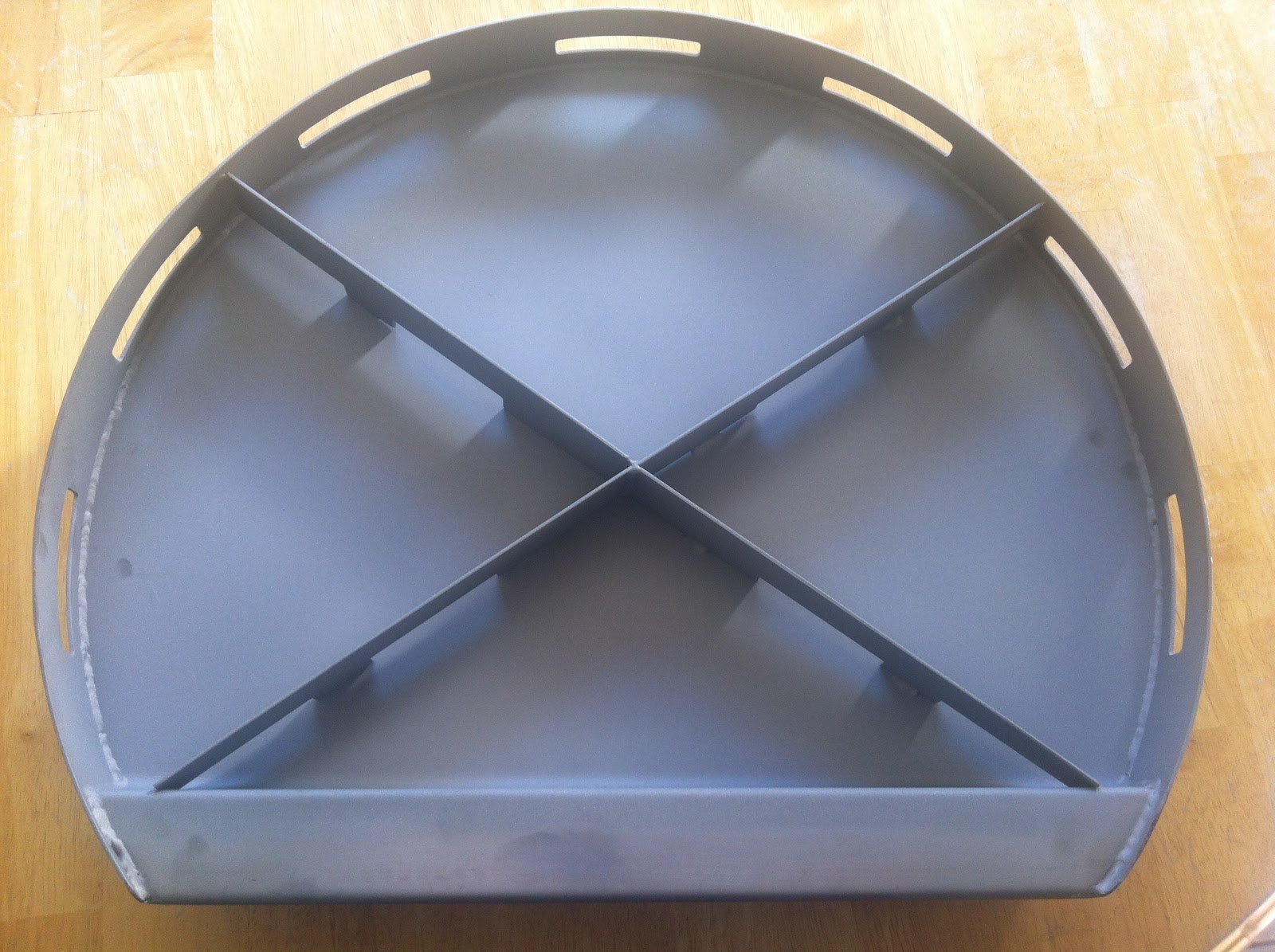 HRM CREATIVE BBQ The KettleQ griddle by The Little Griddle