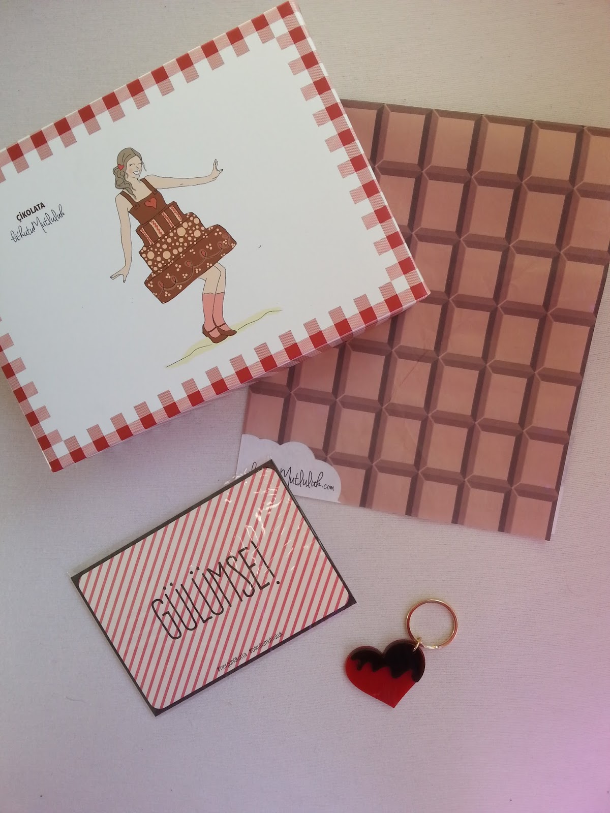 Mor Düşler Kitaplığı Bi�Kutu Mutluluk Çikolata Kutusu Şubat 2017 