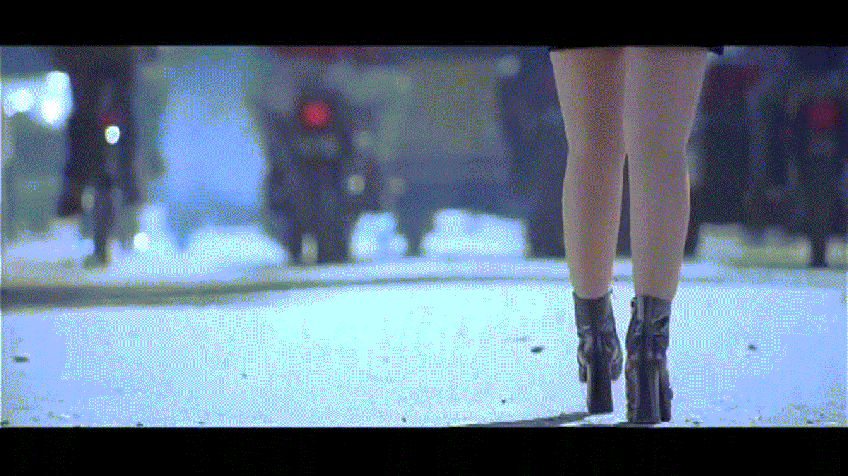 Actress Mumtaj Hot Sexy GIF Images:Best Navel & Cleavage Showing Photos