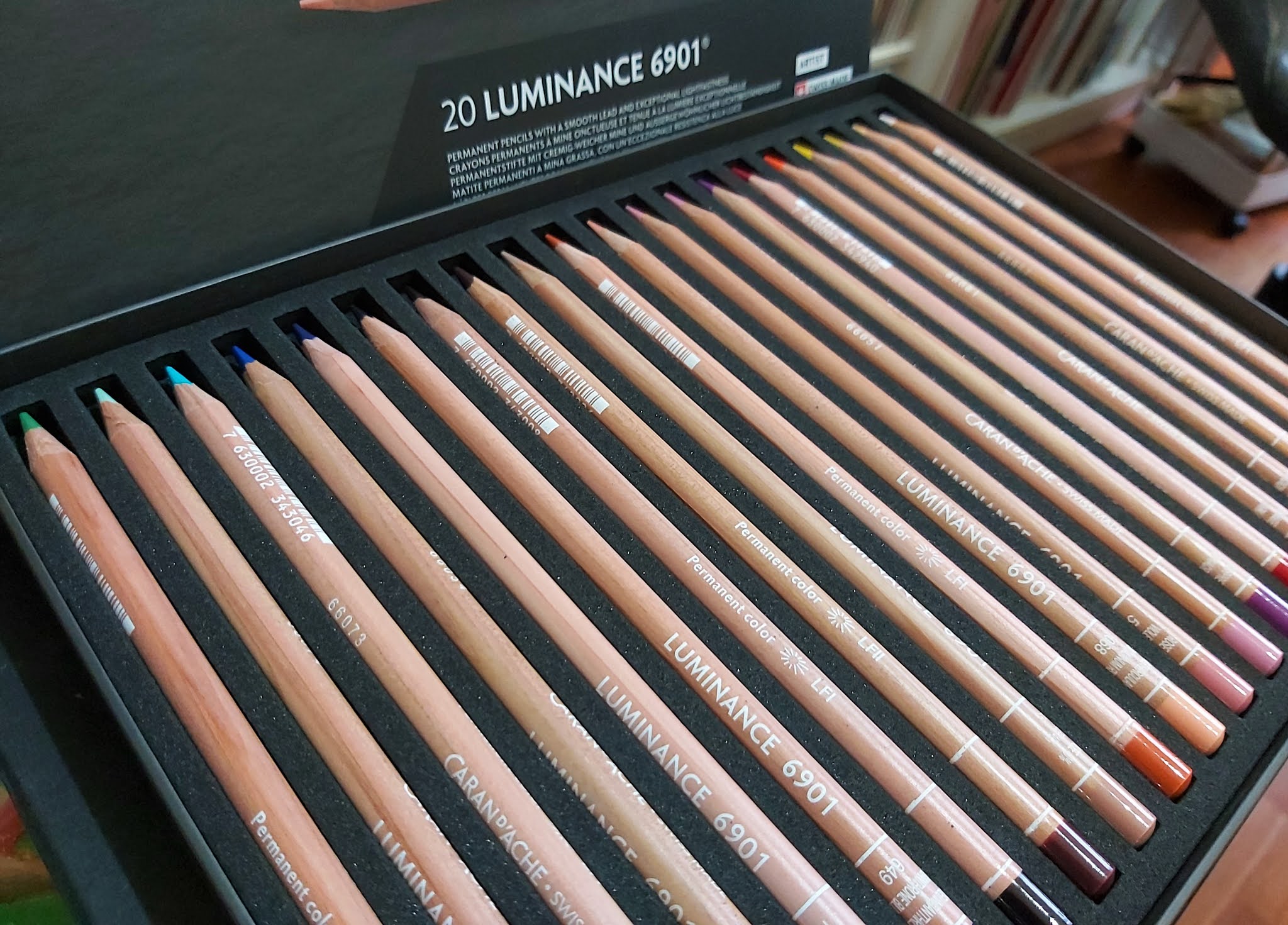 Caran d'Ache : Luminance 6901 : Colour Pencil : Set of 20 Portrait Colours  - Pencil Sets - Sketching and Illustration Gifts - Gifts