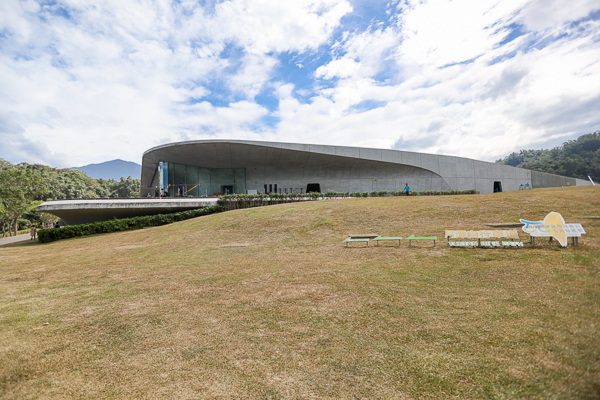 南投日月潭向山落羽松，湖光山色搭配自行車道和雙心花園美不勝收