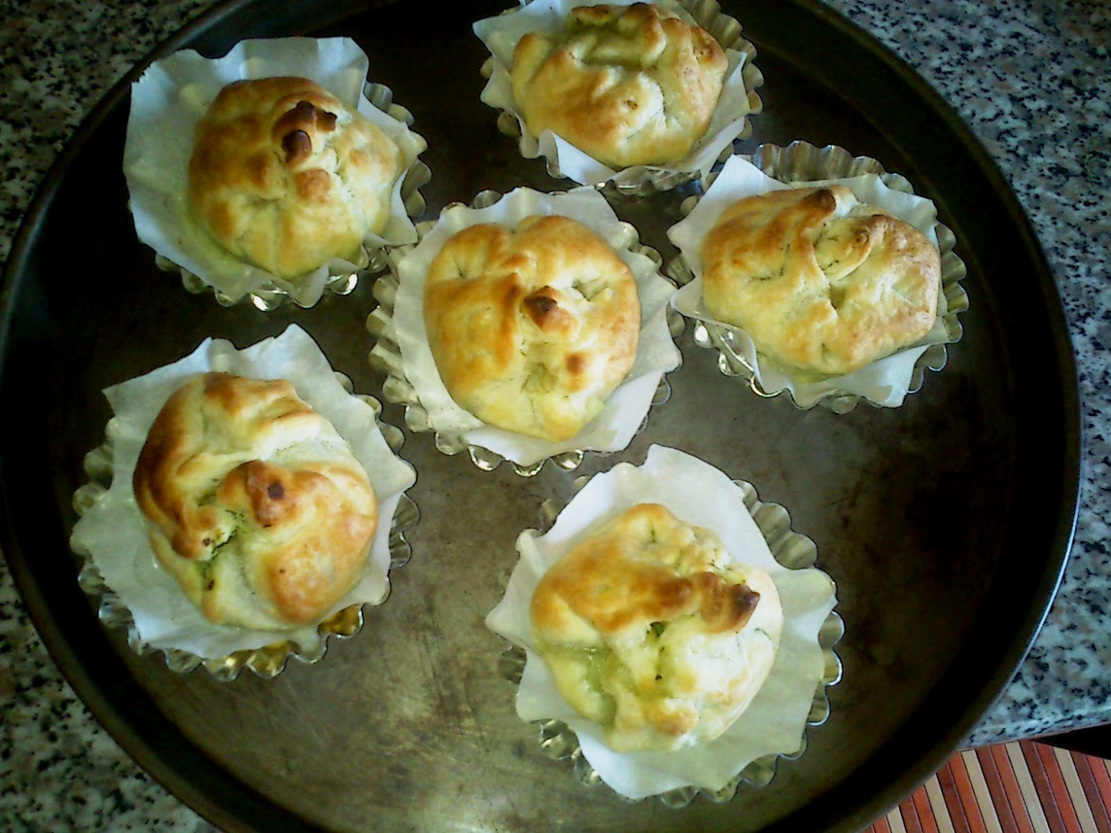 ...FollieDiCioccolato... Tortini con pesto di rucola, ricotta e cotto