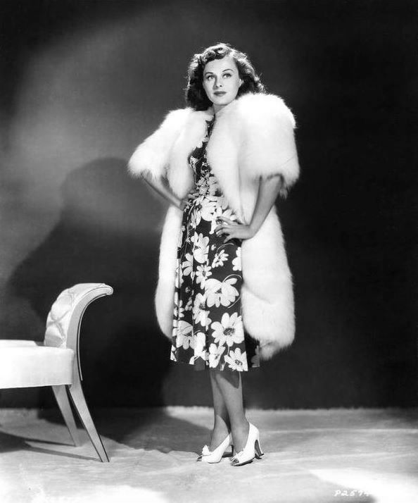 My Love Of Old Hollywood: Fabulous In Fur is Back!