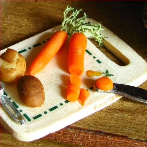 07-Chopping-Carrots-and-Potatoes-Small-Miniature-Food-Doll-Houses-Kim-Fairchildart-www-designstack-co