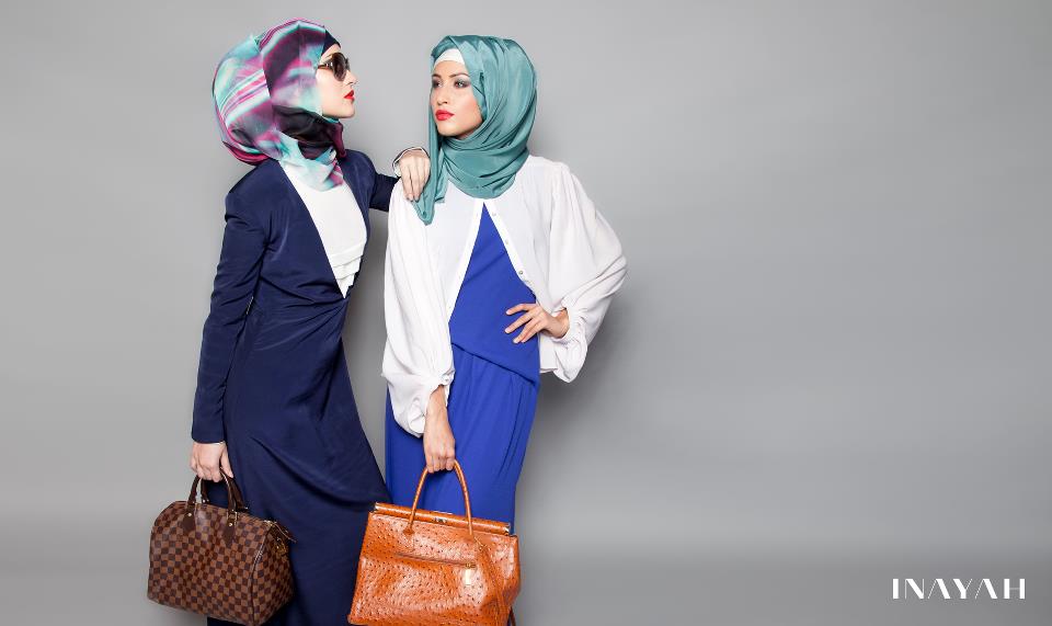 Мусульманские рекламы. Мусульманская мода для женщин. Мусульманская женская одежда реклама.