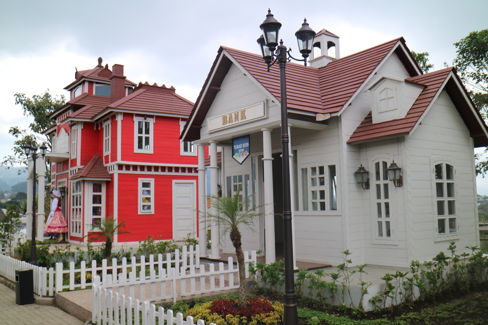 TEMPAT WISATA KOTA MINI DAN MINIATUR KERETA API DI FLOATING MARKET