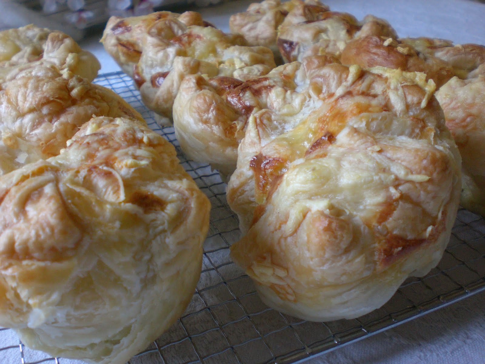 Käse-Schinken-Muffins im Blätterteig ~ Christina&amp;#39;s Catchy Cakes