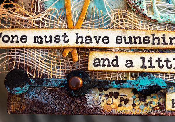 Layers of ink - Grungy Tag Tutorial by Anna-Karin Evaldsson.