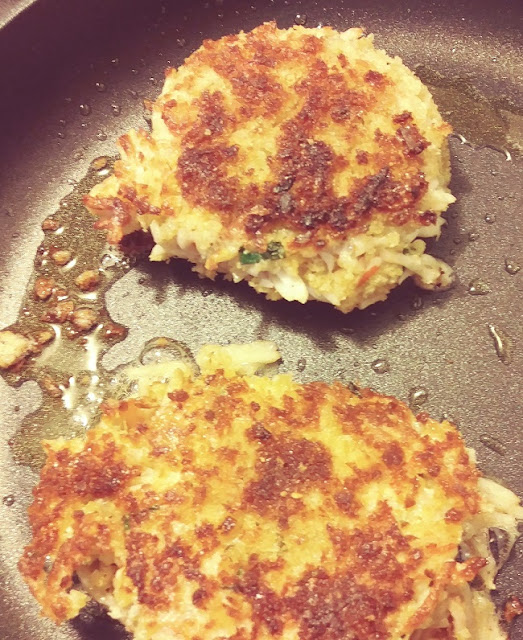 Sam's Place Delicious Crab Cakes Recipe