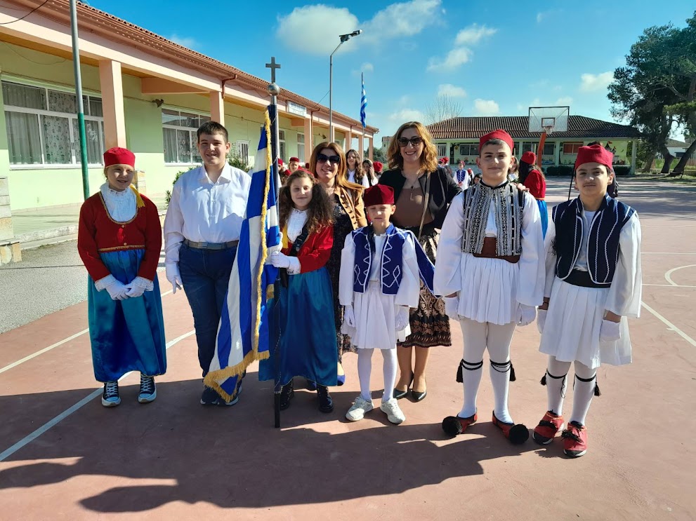 Κατάθεση στεφάνου-μαθητική παρέλαση 25 Μαρτίου 2023