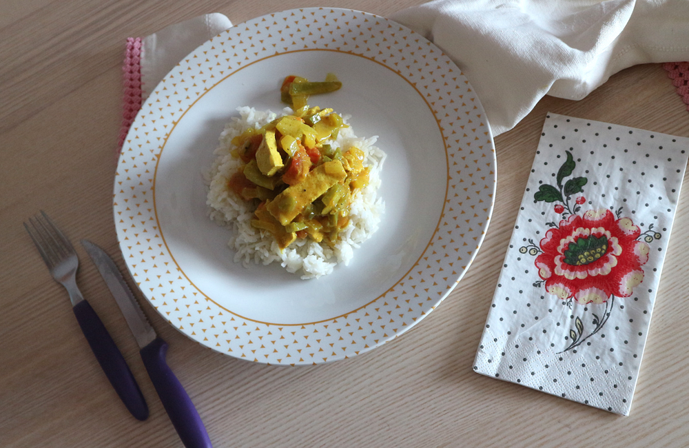 arroz de caril com tofu, receita indiana Arroz de caril + com tofu + receita vegetariana + gastronomia indiana + blogue português de casal + comida caseira + fácil e rápida + Pedro e Telma + blogue ela e ele + ele e ela