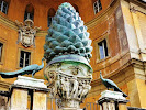 pinecone courtyard vatican