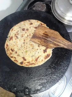 cok-paratha-until-golden-brown