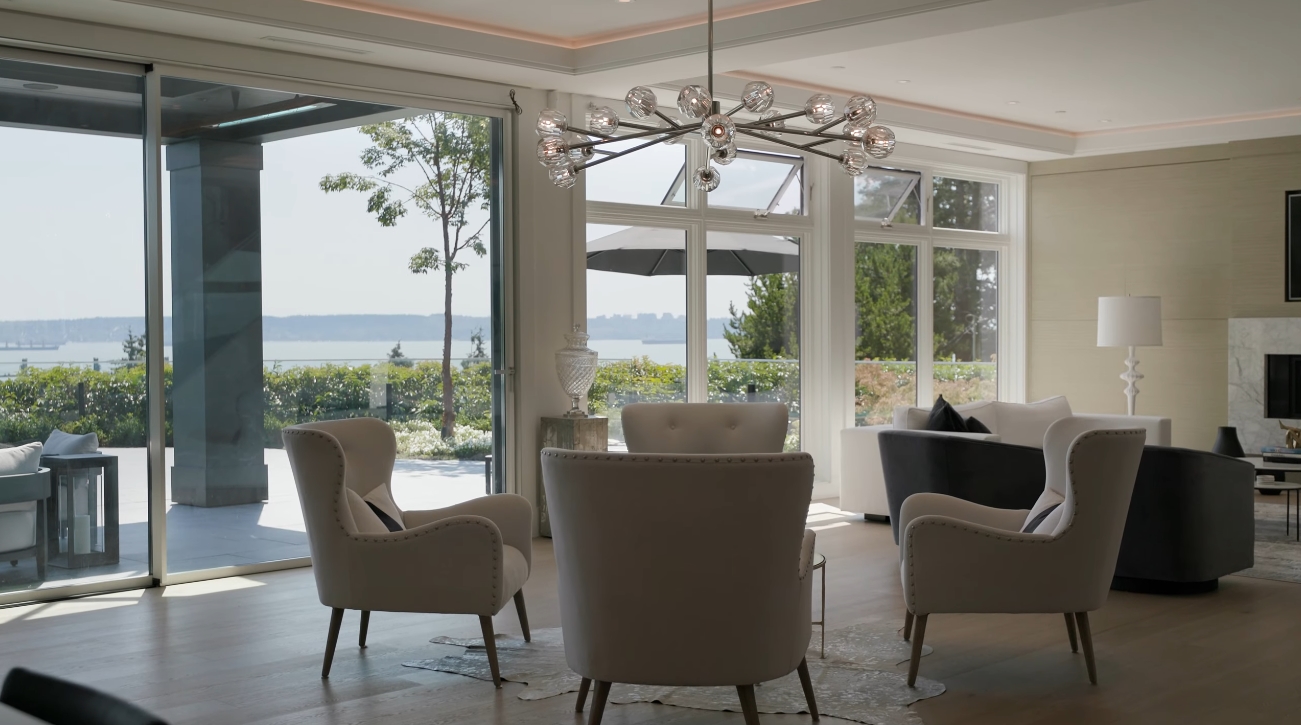 74 Photos vs. Luxury Contemporary Home In West Vancouver Interior Design Tour