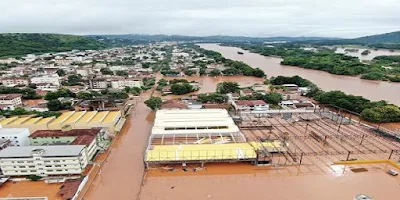 imagem da cidade de Governador Valadares alagada em Janeiro de 2020