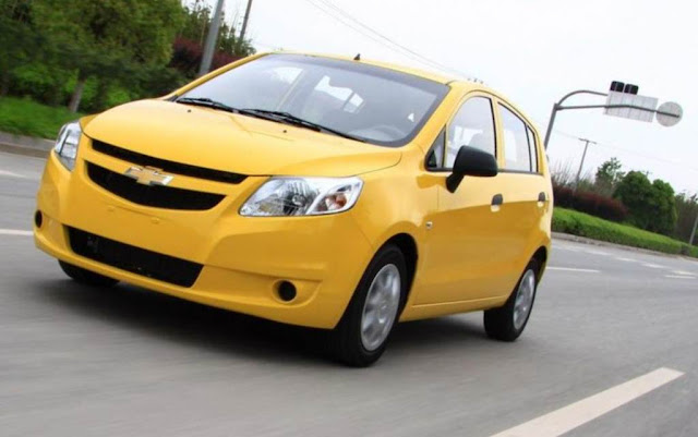 yellow Chevrolet Sail UV-A