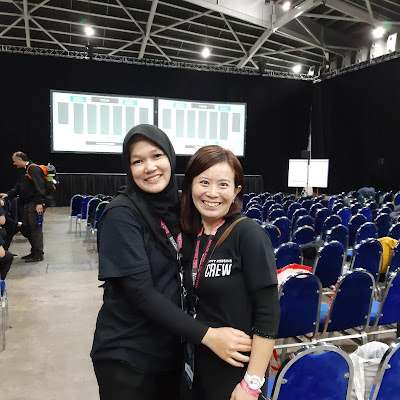 Pengalaman Menjadi Kru dalam Seminar Anthony Robbins  UPW (Unleash The Power Within) di Singapura