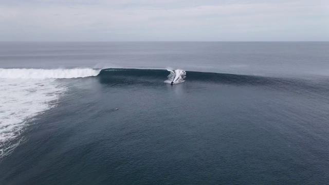 Che Slatter enjoying silky uncrowded Cloudbreak