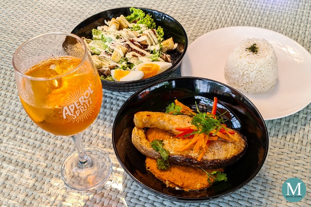The 6th Pool Bar and Lounge at Novotel Manila Araneta City