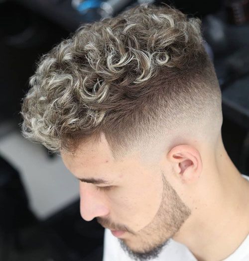 Cabelo Loiro Cabelo Masculino Crespo Com Luzes Luzes Cabelo