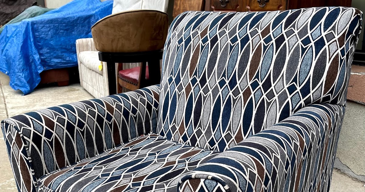 Uhuru Furniture & Collectibles 486324 Blue and Brown Armchair 125 SOLD