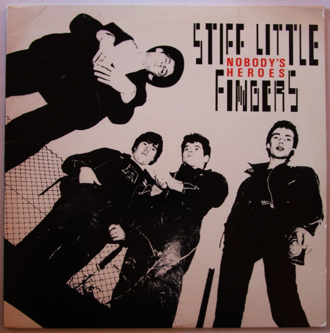 DOWNLOAD IS NOT CRIME . . . !!! STIFF LITTLE FINGERS (nobody's heroes)